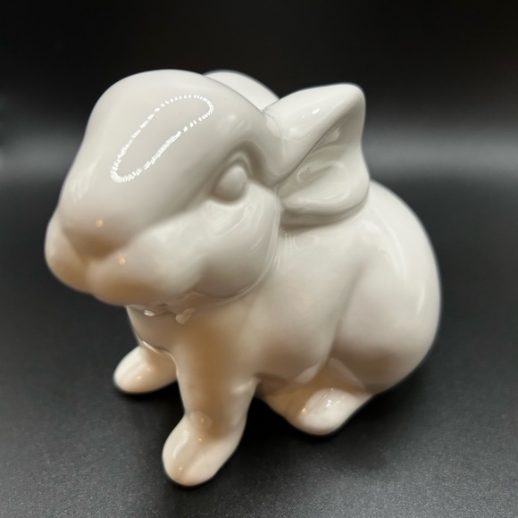 Spring Sitting Bunny - Picture 3 of 8